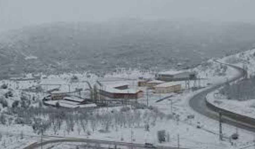 Hadim’de Mart Sürprizi: Kar İlçeyi Beyaza Bürüdü