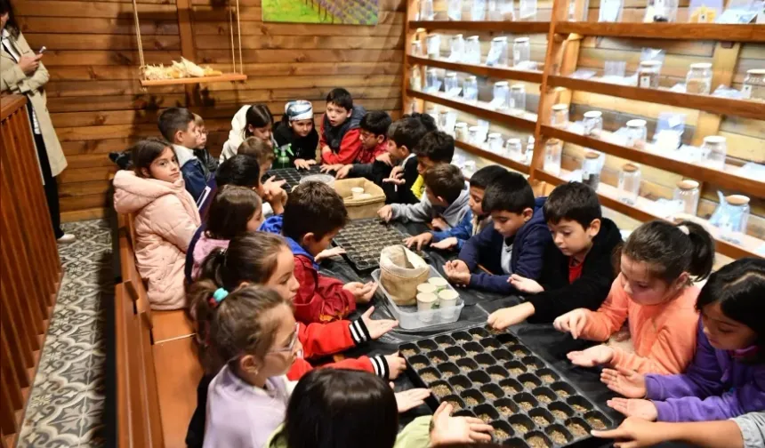 Mamak’ta Öğrenciler Ekolojik Köyde Doğayı Öğreniyor