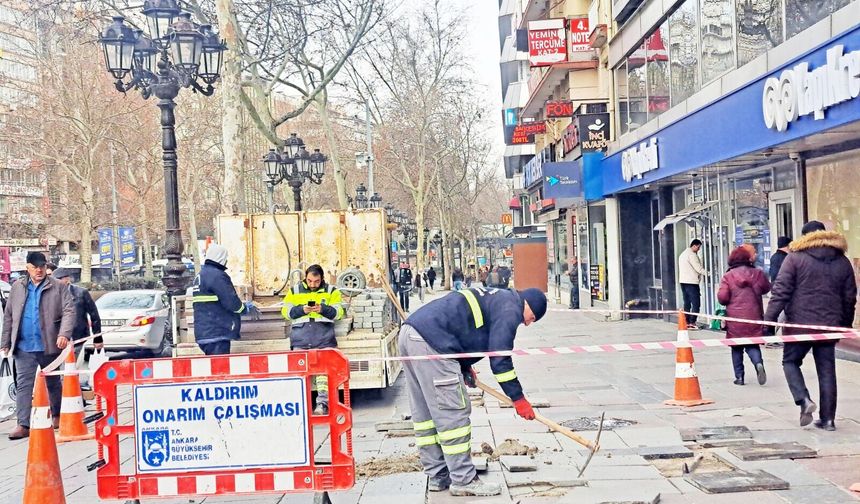 Kızılay’da kaldırımlar yenileniyor