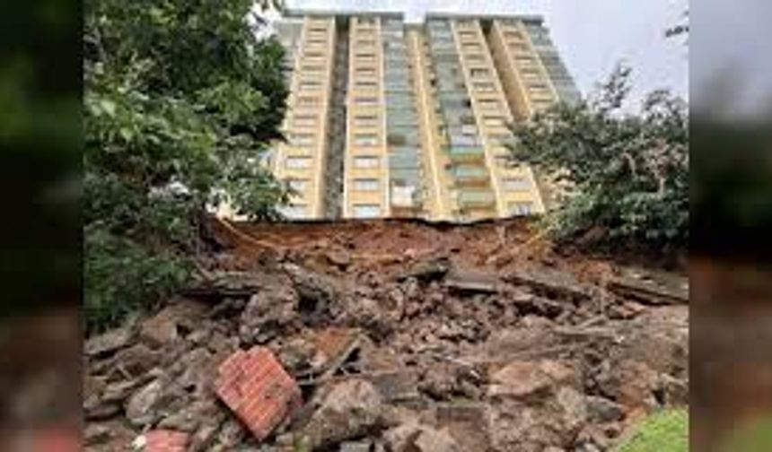 Trabzon’da İstinat Duvarı Çöktü: 2 Daire Hasar Gördü