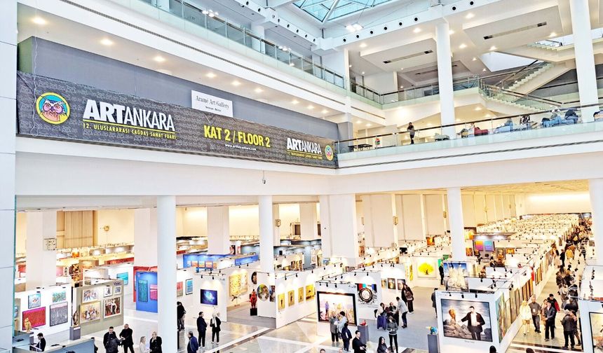 ARTANKARA’da “Üç Şehrin Hikâyesi” Özgezer’in eserleriyle hayat buldu