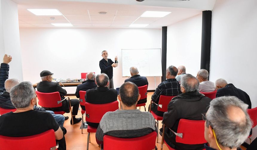 Altındağlı Beylere Elektrik Eğitimi: Evdeki Arızaları Artık Kendileri Çözecek