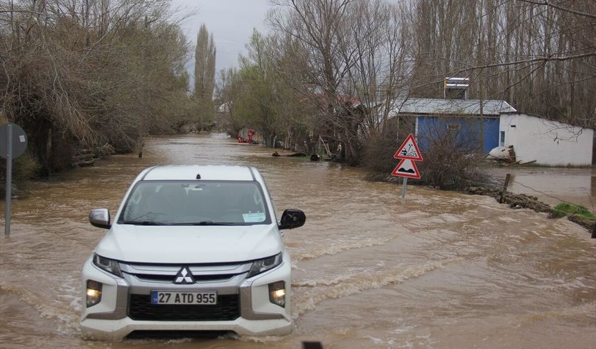 Canova Köyü Kısmen Sular Altında Kaldı!