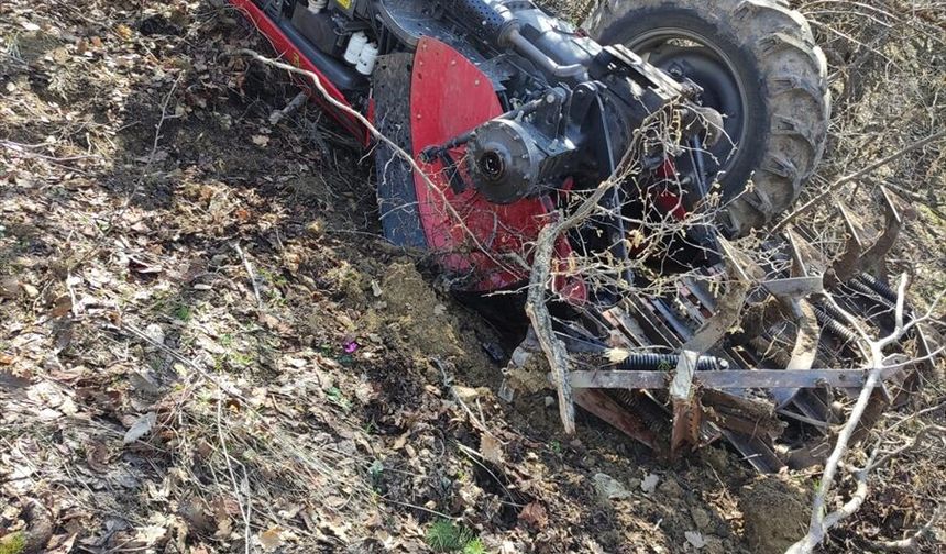 Sivas'ta traktör devrildi, 1 ölü!