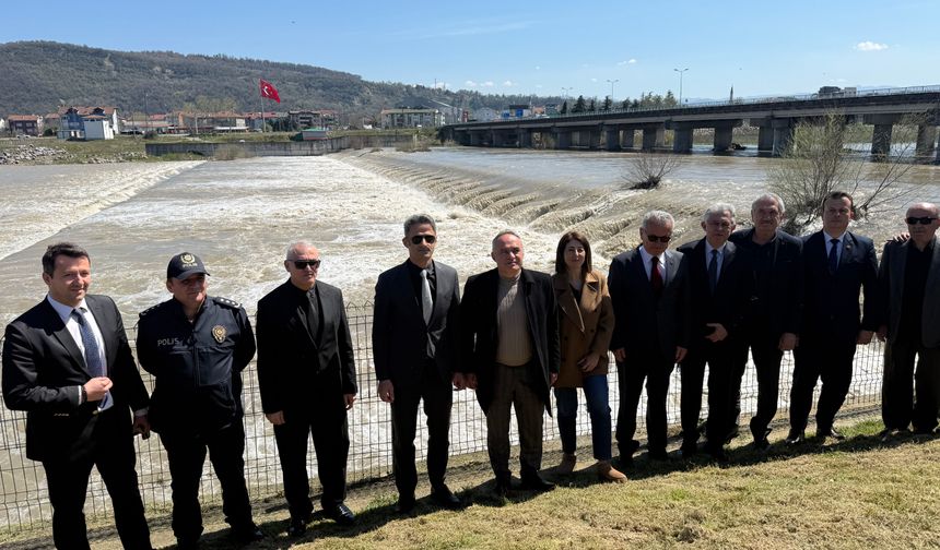 14 yıl önce köprü faciasında hayatını kaybeden 15 kişi anıldı