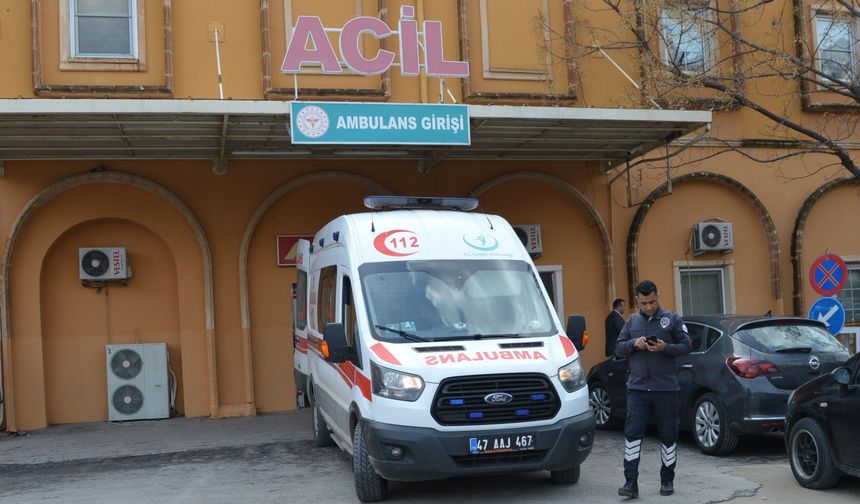 AVM'de yürüyen merdivene eli sıkıştı, parmağı koptu!