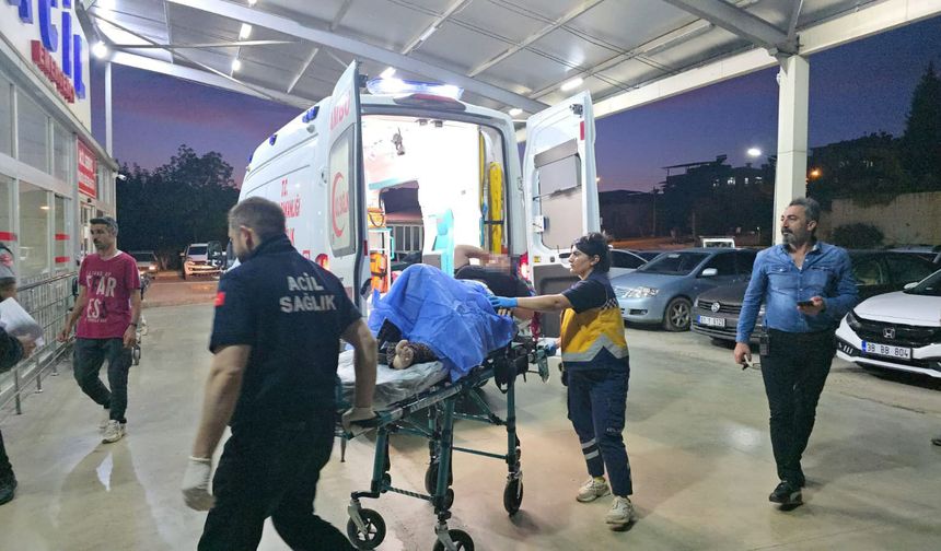 Baba kızını bıçakla yaraladı