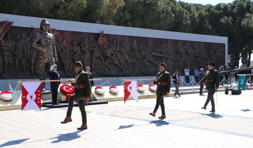 Çanakkale Kara Savaşları'nın yıl dönümünde şehitler anıldı