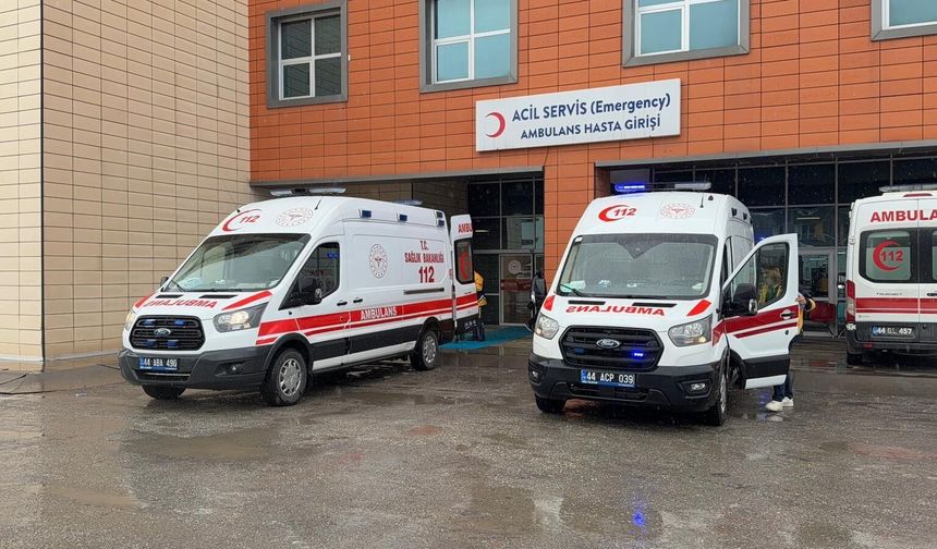 Doğanşehir’de Korkutan Kaza! Araç Takla Attı: 5 Yaralı