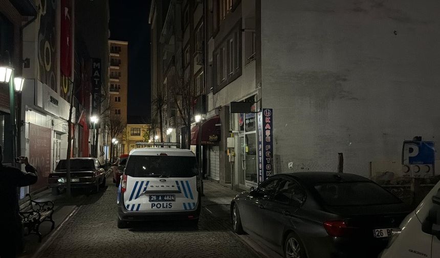 Evinde ölü bulundu