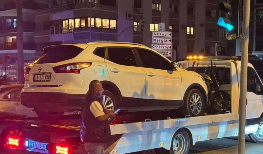 İzmir’de Gece Yarısı Kaza: Genç Sürücü Kurtarılamadı