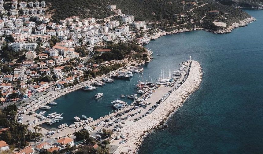 Kaş'ta 5 bin 112 kaçak yapının yıkımı için ihale