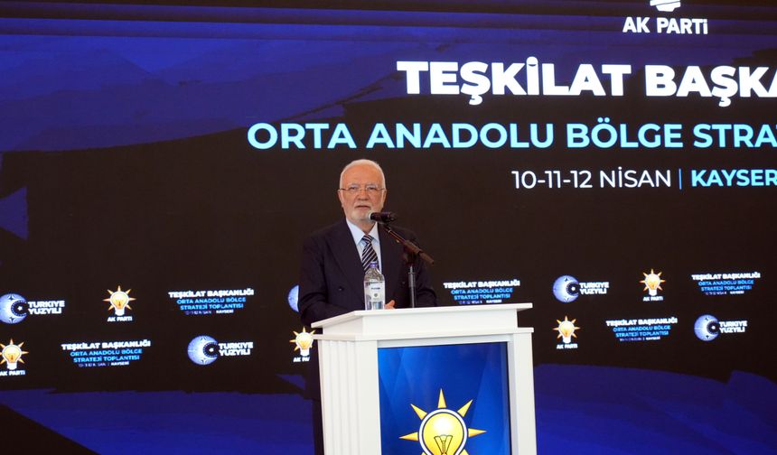 Mustafa Elitaş’tan Özgür Özel’e Sert Sözler: “Zihni Özgür Değil”