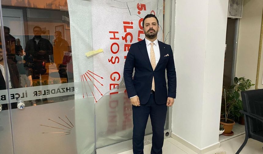 Şehzadeler CHP İlçe Başkanlığına saldırı