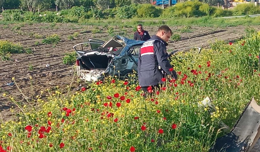 Tanker ile çarpışan otomobilin sürücüsü hayatını kaybetti
