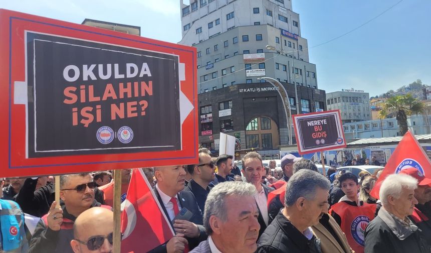 Zonguldak'ta öğretmenlerden protesto!
