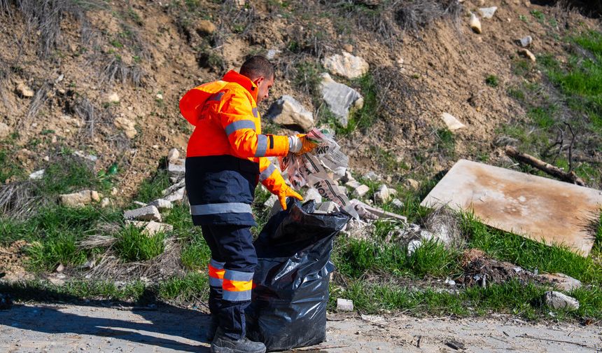 Gölbaşı’nda Temizlik Atağı: Taşpınar’da Sokaklar Baştan Sona Yıkandı