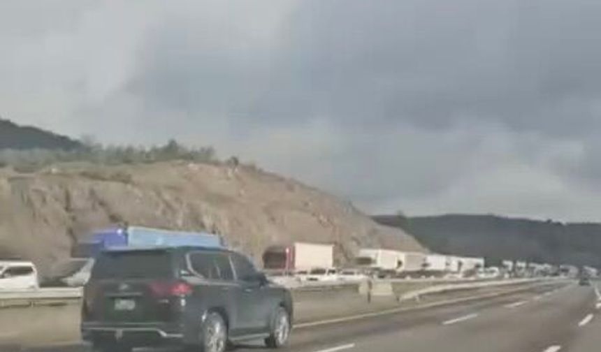 Anadolu Otoyolu’nda Trafik Kilitlendi!