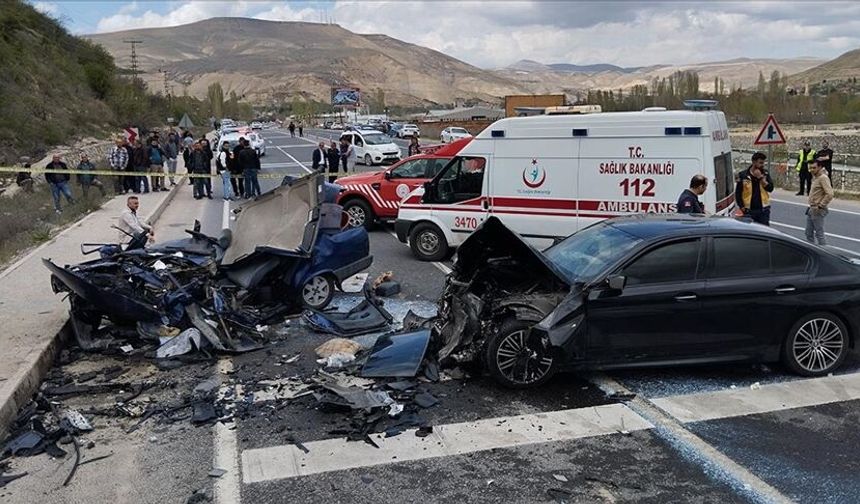 Seydişehir’de Trafik Kazası: İki Araç Çarpıştı, 3 Yaralı