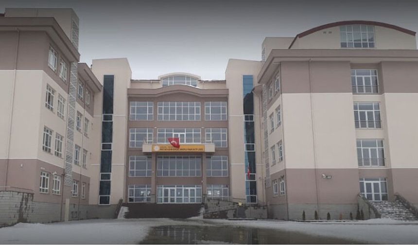 Ankara’da Skandal: Liseliye Toplu Dayak!