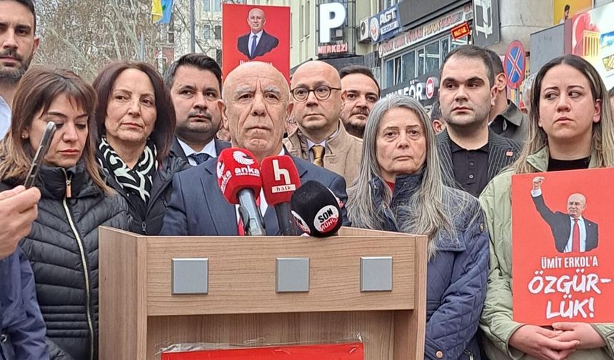 CHP Ankara İl Başkanlığı Önünde Ümit Erkol’a Destek Açıklaması