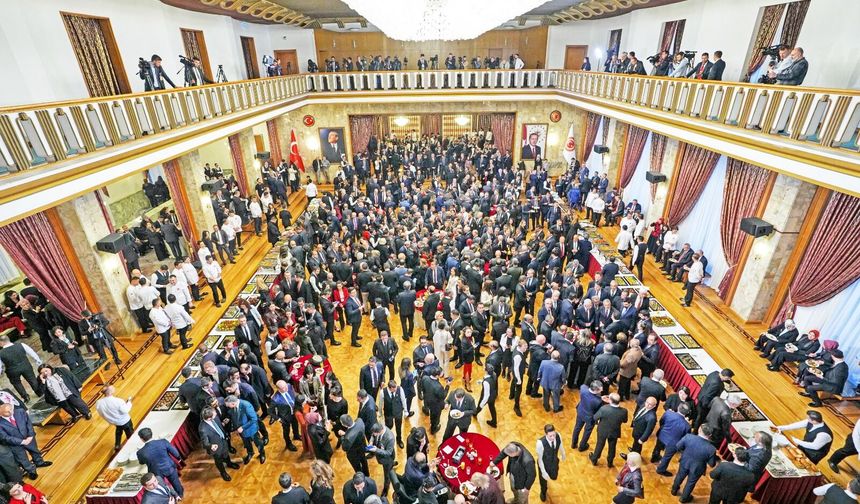 Siyasetin nabzı 23 Nisan Meclis Resepsiyonu’nda attı