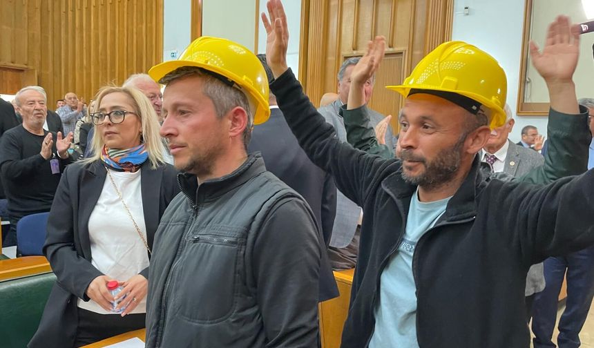 MADEN İŞÇİLERİ ALKIŞLARLA KARŞILANDI