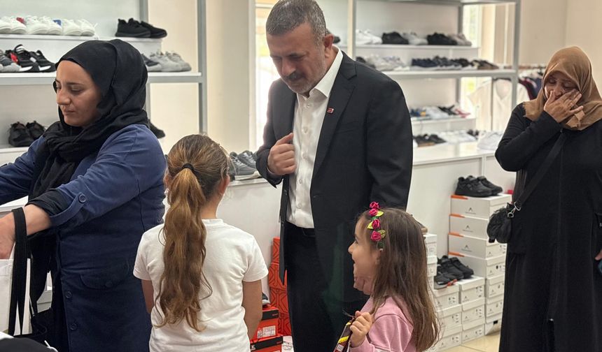Sincan’da Bayram Sevinci: 1100 Çocuğa Bayramlık Desteği