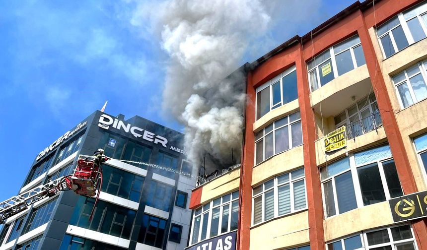 Aksaray'da iş merkezinde yangın