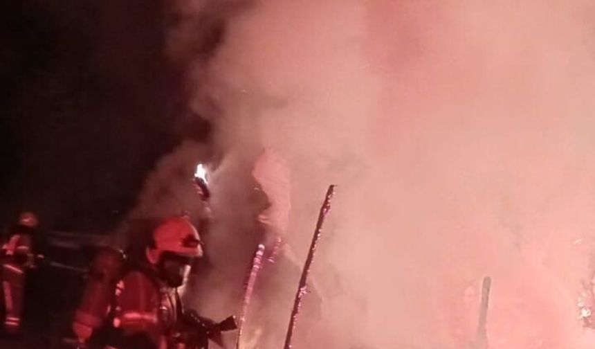 Bursa'da barakada çıkan yangın söndürüldü