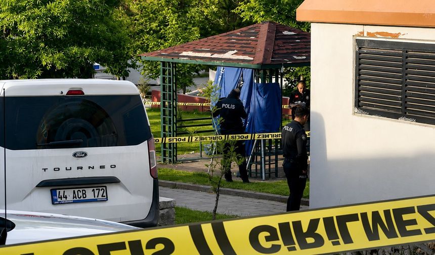 Çocuk parkında ölü bulundu