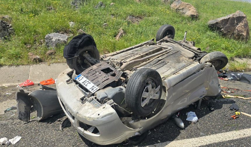 Elazığ'da otomobil takla attı