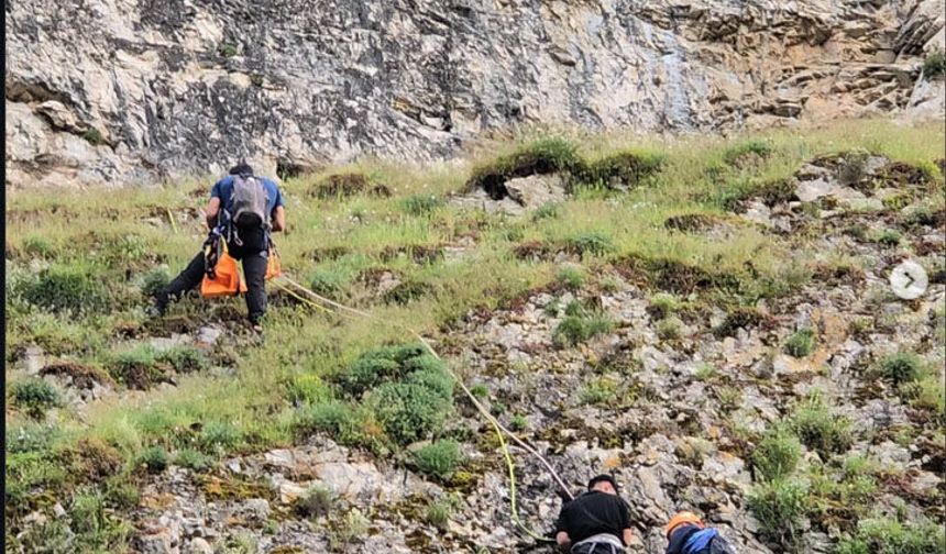 Eskişehir’de Kayalıklarda Mahsur Kalan 2 Genç AFAD Ekiplerince Kurtarıldı
