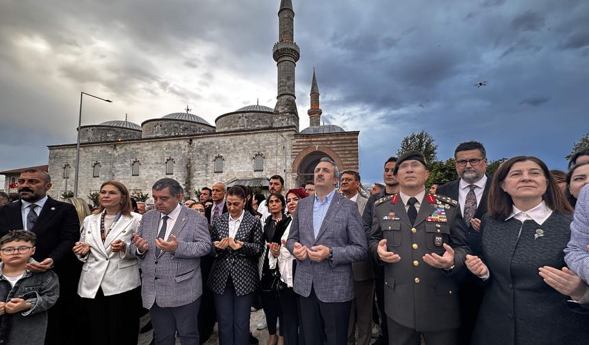 İstanbul’un Fethi 573’üncü Yılında Görkemli Etkinliklerle Kutlandı
