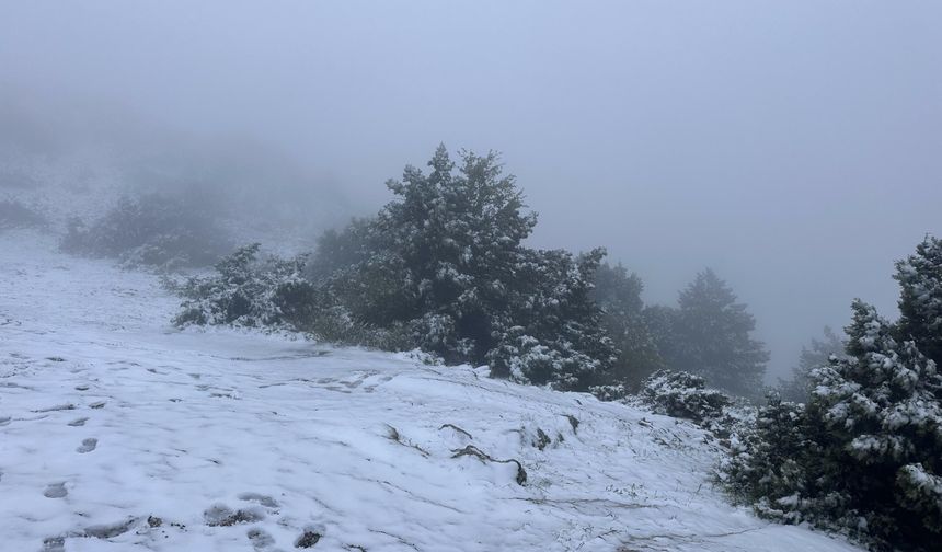 Manisa’da Mayıs Sürprizi: Spil Dağı Milli Parkı Karla Kaplandı