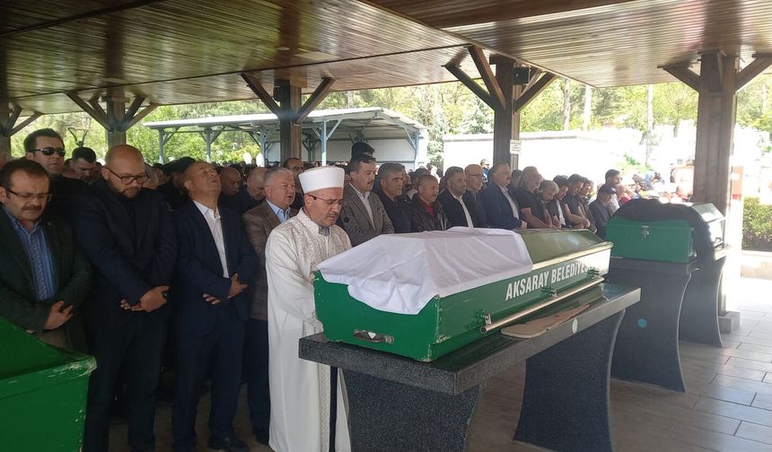 Yemek yaparken elbisesi tutuştu, hayatını kaybetti