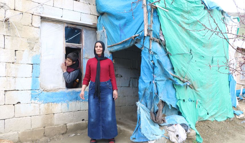 Yüksekova’da 6 Kişilik Ailenin Zor Yaşamı: “Evimiz Yıkılmak Üzere”