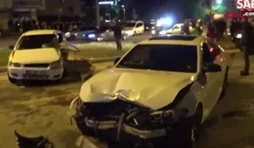 Kavşakta Feci Çarpışma: 1 Ölü, 2 Ağır Yaralı