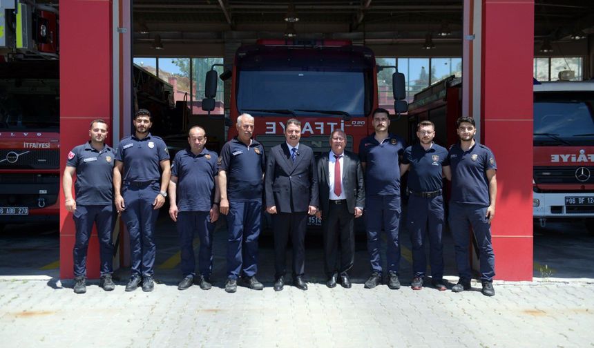 Özer Kasap’tan Belediye Personeline Bayram Ziyareti