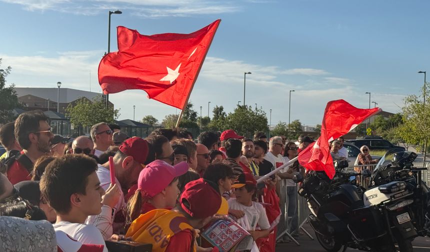 A Milli Takım'a Taraftarlardan Coşkulu Karşılama!
