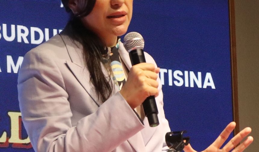 "Aynı koltuklar için kavga ediyorlar"