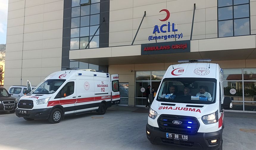 Burdur'da minibüs şarampole yuvarlandı