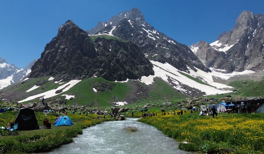 Hakkari'de 3 Bin Rakımda Tarihi Güreş Finali