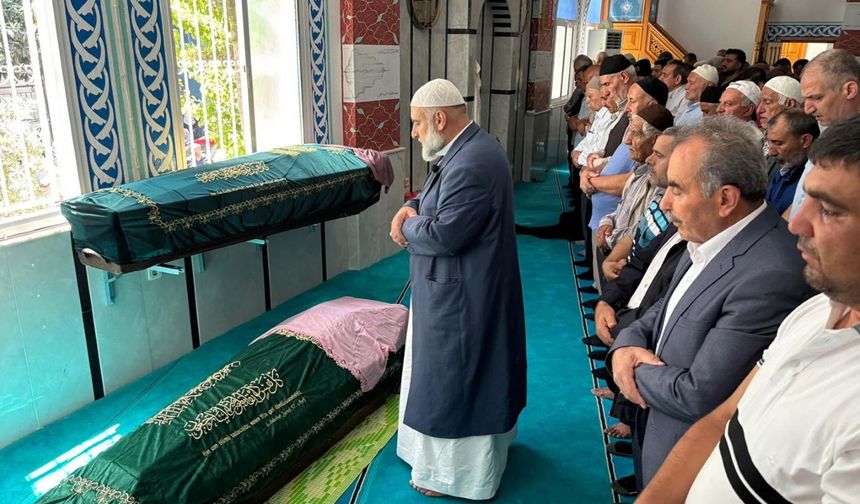 Kazada hayatını kaybeden anne ile kızı toprağa verildi