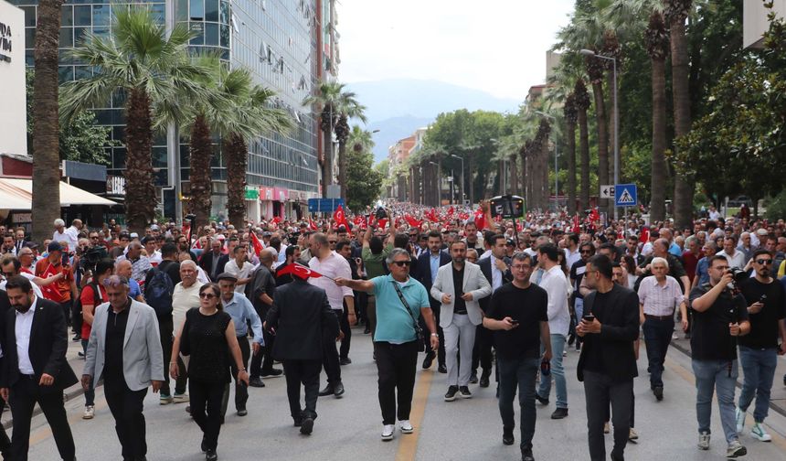 Özgür Özel: Bankın Üstündeyiz Ama Milletin Gönlündeyiz