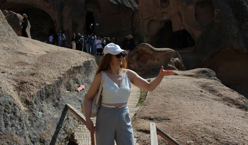 Selime Katedrali’ne Yaz Yoğunluğu: Aksaray’da Turist Akını Başladı