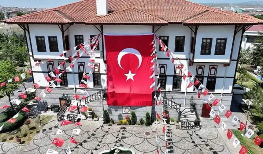 Sincan’da milli maç coşkusu: İlçe ay-yıldızlı bayraklarla donatıldı