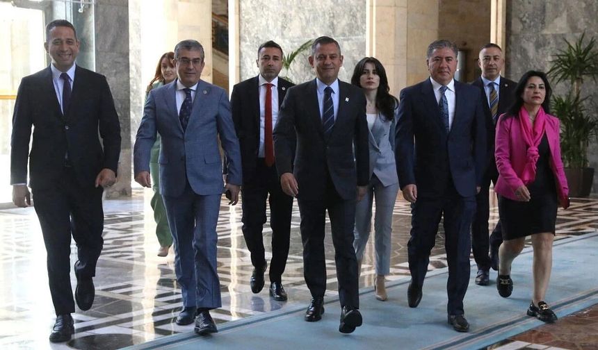 Grup Başkanvekillerini kim seçecek?