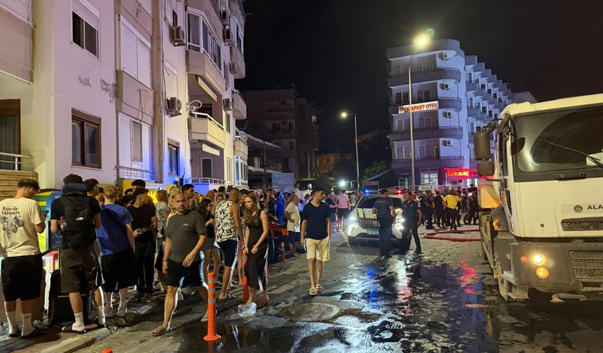 Alanya'da otel çatısında korkutan yangın