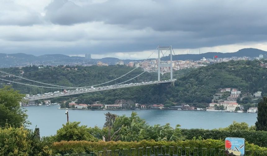 İstanbul'u kara bulutlar kapladı